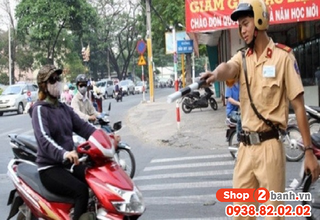 Năm 2025 xe máy không xi nhan khi chuyển hướng bị phạt bao nhiêu tiền - 3
