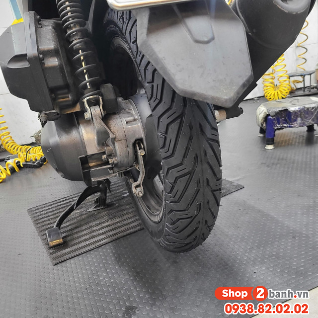 Vỏ deli urban grip cho xe airblade có bám đường tốt không - 2