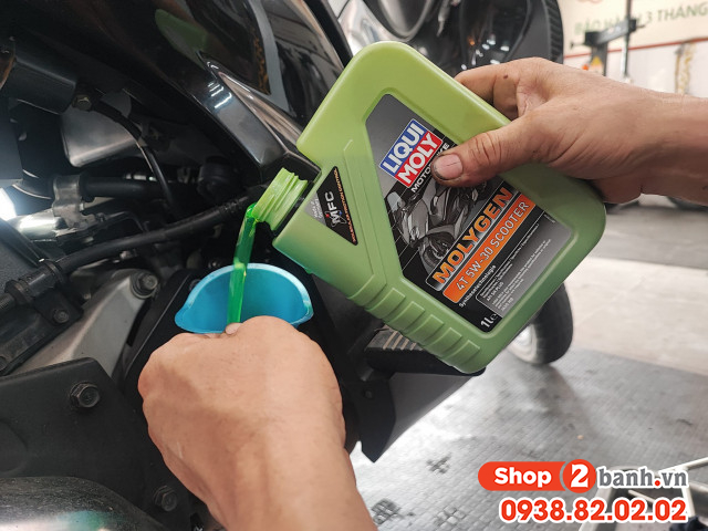 Ký hiệu nhớt xe tay ga dễ nhận biết nhất dành cho nữ đi xe kỹ - 6