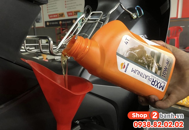 Xe honda winner x mới mua chạy bao nhiêu km thì nên thay nhớt - 4