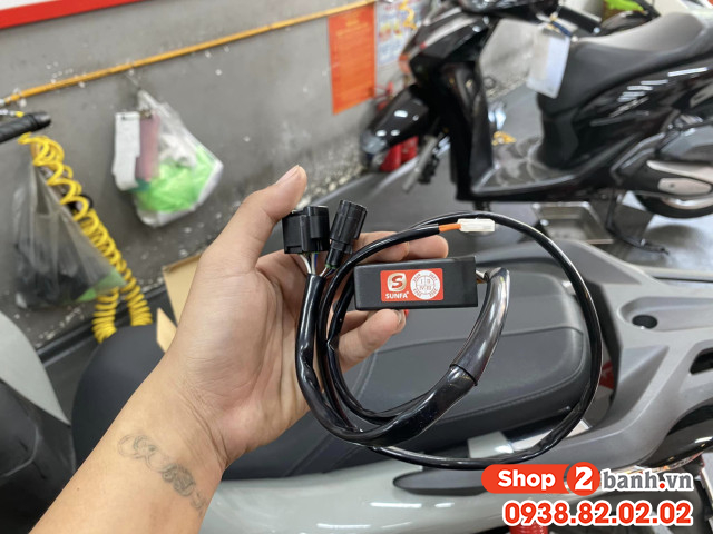 Tại cần thơ chỗ nào gắn công tắc tắt đèn xe sh350i mới 2025 - 3