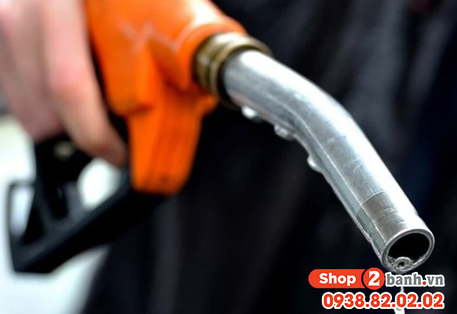 Xe máy bị hụt ga khi trời mưa nguyên nhân và cách xử lý - 4