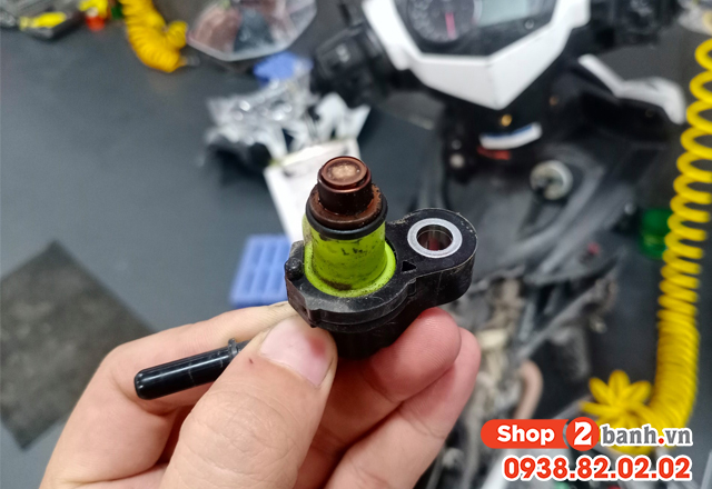 Khi nào cần làm sạch hệ thống nhiên liệu để tránh nghẹt xăng xe máy - 2