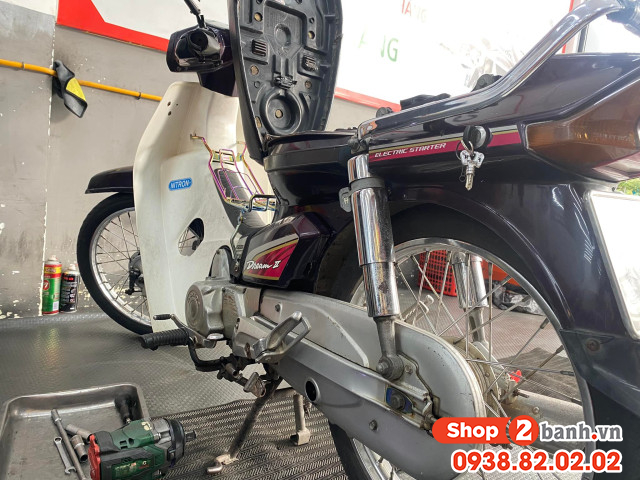 Cách kiểm tra phuộc sau xe máy có bị hư hỏng gì không - 2