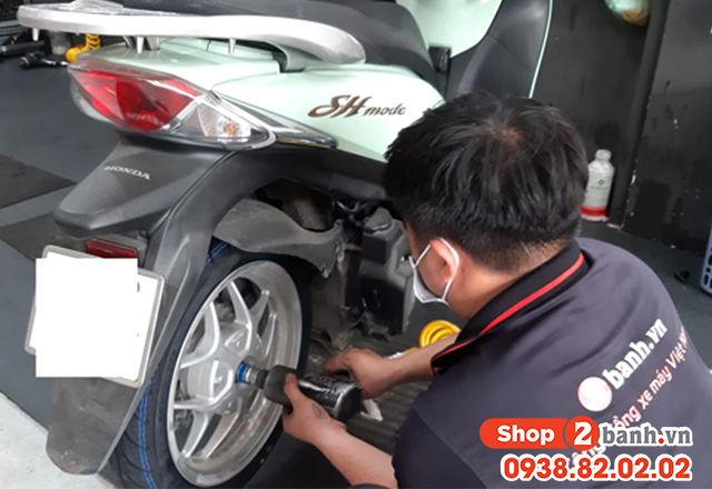 Bánh sau xe máy bị trượt nguyên nhân và cách khắc phục - 3