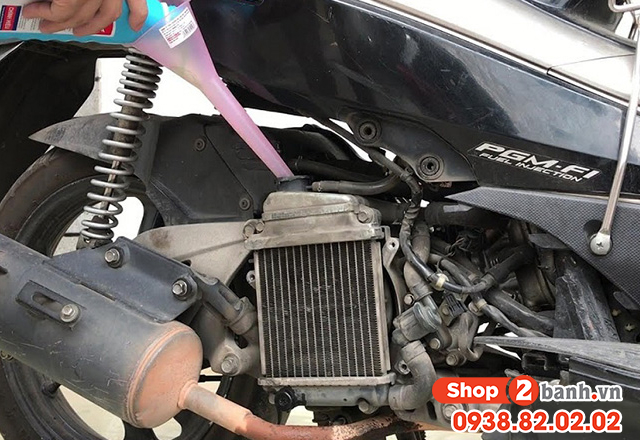 Khi nào cần súc két nước và thay nước mát xe máy - 5
