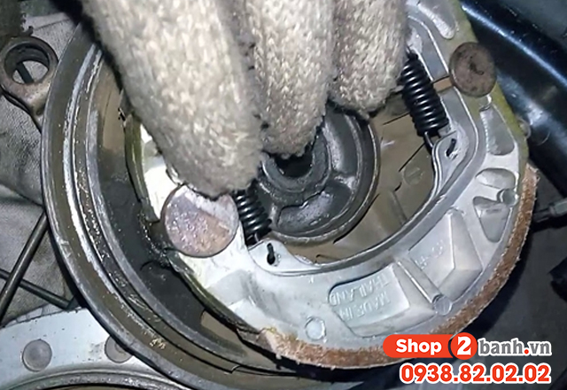 Bố thắng đùm xe máy mau hết nguyên nhân và cách khắc phục - 5