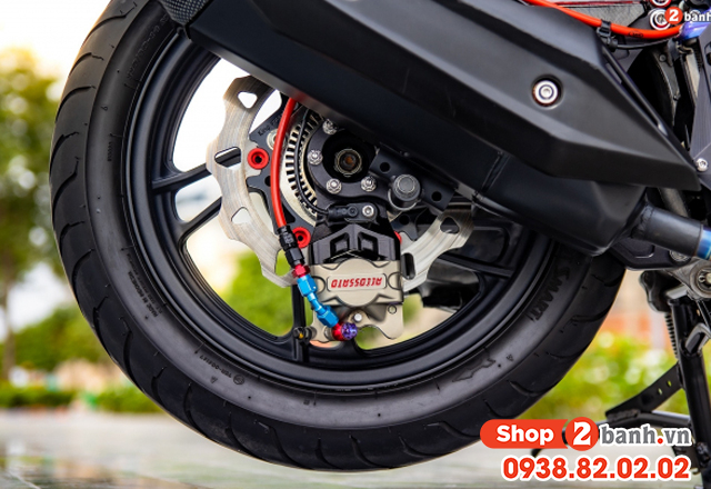 Xe máy bị bó cứng bánh sau nguyên nhân và cách khắc phục - 1