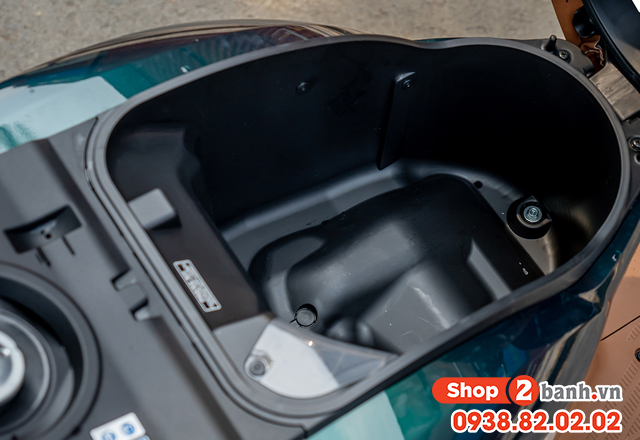 Cách mở cốp xe stylo 160 khi hết bình điện - 4