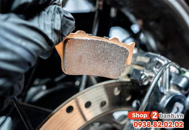 Bánh trước xe máy bị cứng nguyên nhân và cách khắc phục - 2