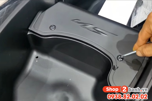 Bình ắc quy xe sh160i nằm ở đâu cách thay bình acquy sh 4val 2020-2026 - 2