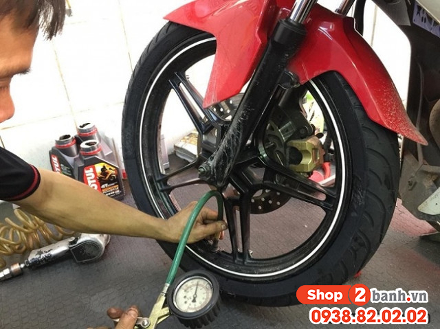 Để bình xăng gần cạn có thể gây hại gì cho xe máy - 3