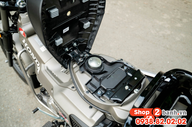 Cách mở bình xăng mở cốp xe honda ct125 - 3