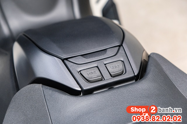 Cách mở bình xăng mở cốp xe yamaha tmax 560 - 3