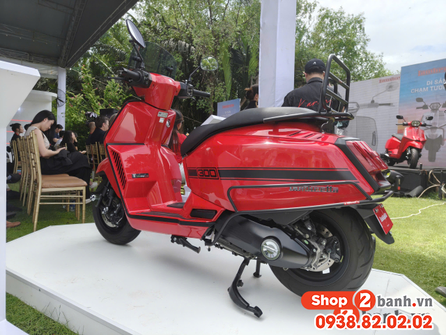 Cách mở bình xăng mở cốp xe lambretta x300 - 4