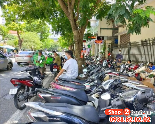 Năm 2026 đỗ xe máy trái phép trên vỉa hè bị phạt bao nhiêu tiền - 2