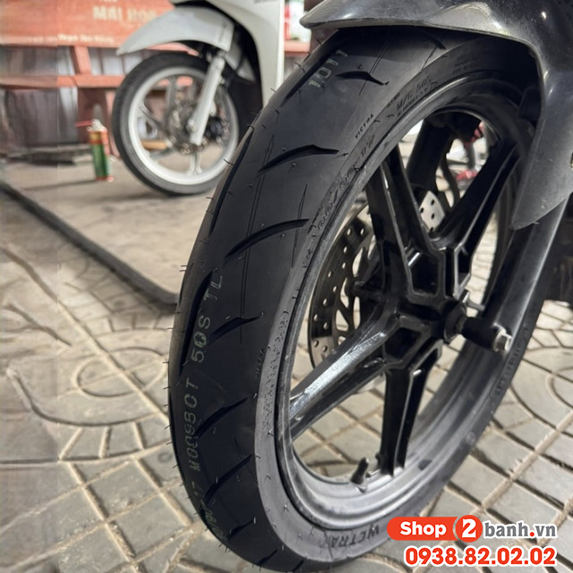 Lốp maxxis victra m0098ct 8090-17 - 12070-17 - 2