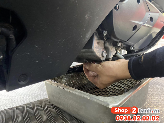Sau lễ 304 xe vario 160 có cần thay nhớt mới để đảm bảo động cơ không - 2