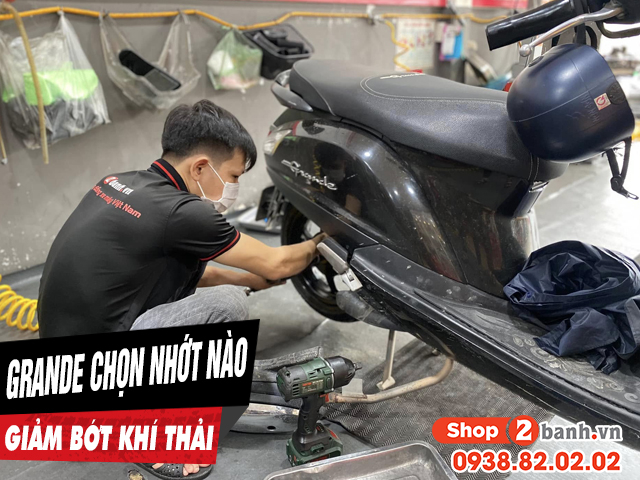 Để xe grande chạy giảm bớt khí thải nên thay nhớt loại nào - 1