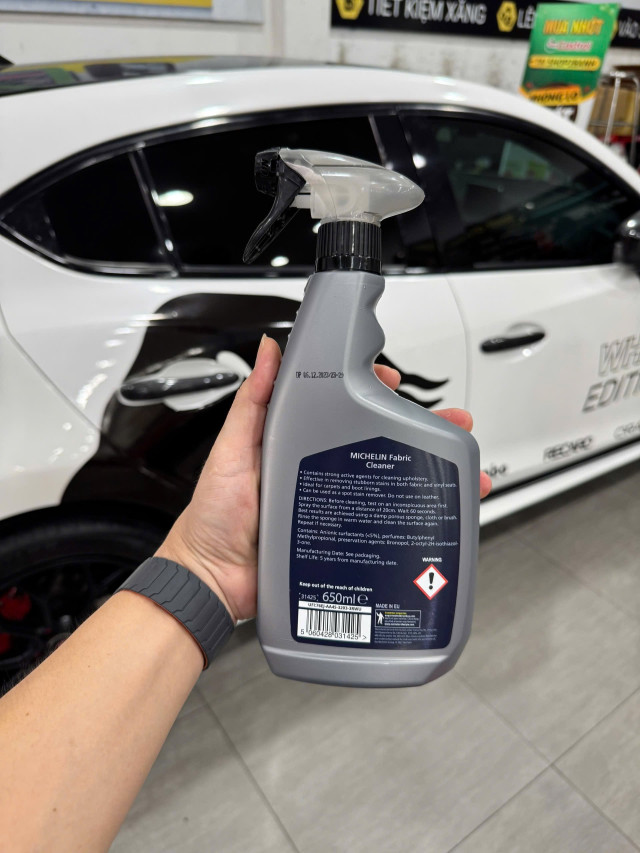 Chai vệ sinh đa năng michelin 31425 fabric cleaner dành cho ô tô - 2