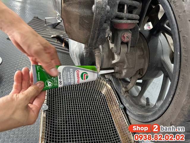 Thay nhớt hộp số xe tay ga castrol 80w90 bao nhiêu tiền - 3