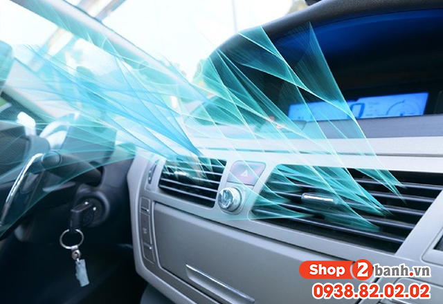 Hạ hé kính xe ô tô khi trời mưa có tác dụng gì - 4