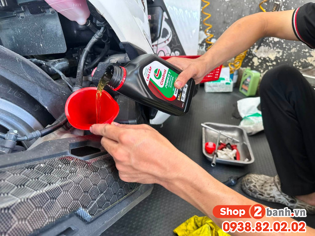 Vào mùa mưa thay nhớt cho xe tay ga cần lưu ý những gì - 3