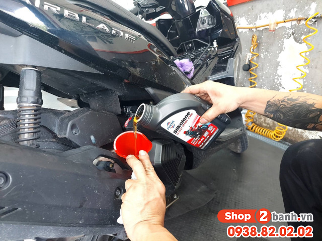 Thay nhớt cho xe ab 160 4val vào mùa mưa cần lưu ý những gì - 11