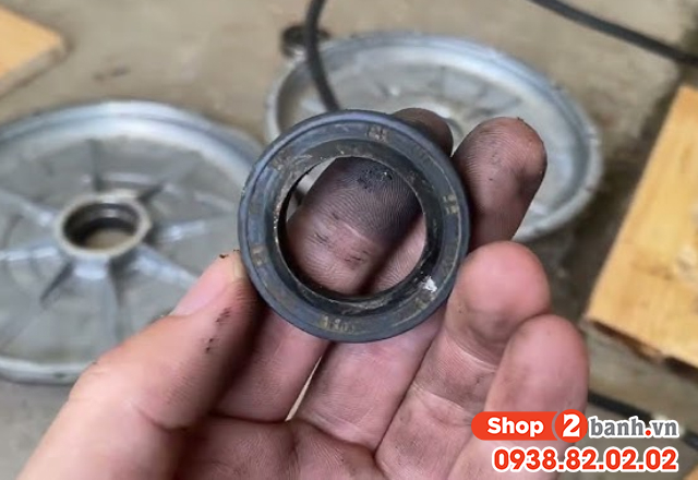 Bao lâu thì nên thay phớt động cơ xe máy điện - 3
