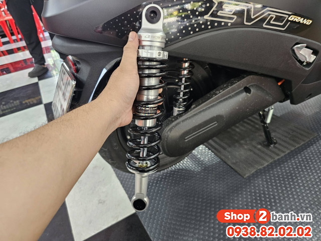 Phuộc sau xe điện evo grand premia chạy bị sàng lắc nên thay loại nào tốt hơn - 3
