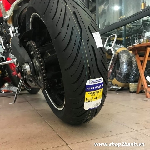 Vỏ Michelin Pilot Road 4 190/55ZR17 cho phân khối lớn