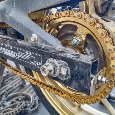 Sên vàng SSS 428HS 10ly 130L (chính hãng)