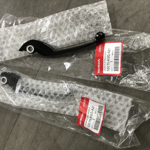 Tay thắng zin bên phải cho AB màu đen