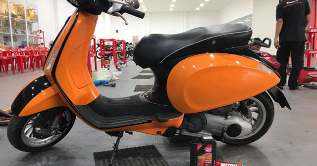 Top 4 loại nhớt tốt cho xe Vespa bán chạy nhất Shop2banh năm 2024