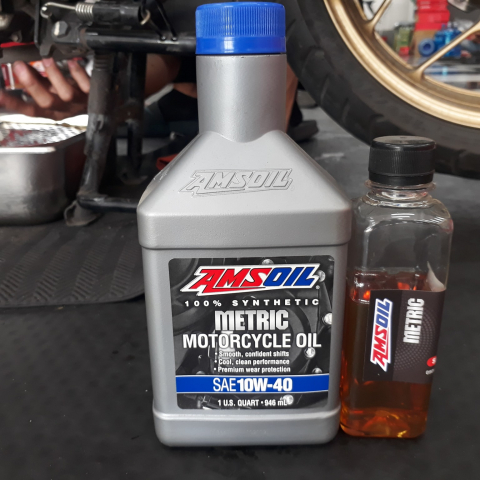 Nhớt Amsoil 10W40 Synthetic Metric 946ml