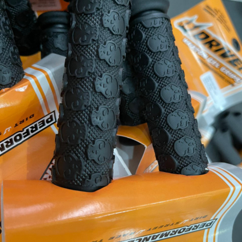 Bao tay Driven Skully chính hãng