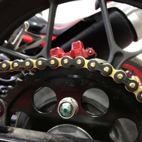 Sên RK vàng đen 428HSBT - 124L chính hãng