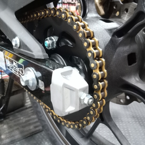 Sên RK vàng đen 428HSBT - 124L chính hãng