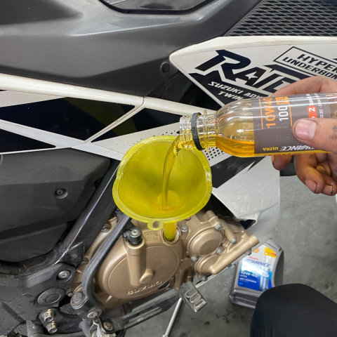 Nhớt chiết lẻ Shell Advance Ultra 10W40 (100ml)