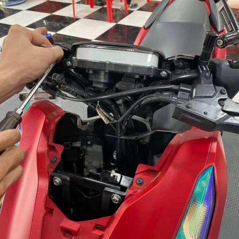 Khắc phục lỗi vô nước đồng hồ Vario
