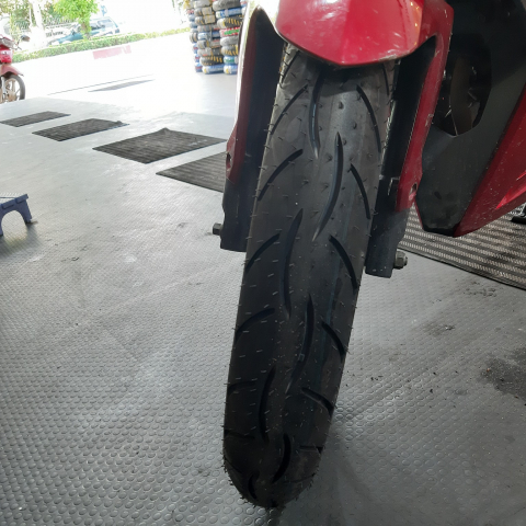 Vỏ Metzeler 90/80-17