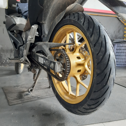Vỏ Pirelli 120/70-17 Angel City