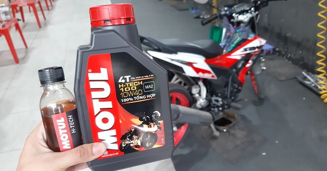 Nhớt Motul H-Tech 10W40 có tốt không? Thay cho xe nào phù hợp?