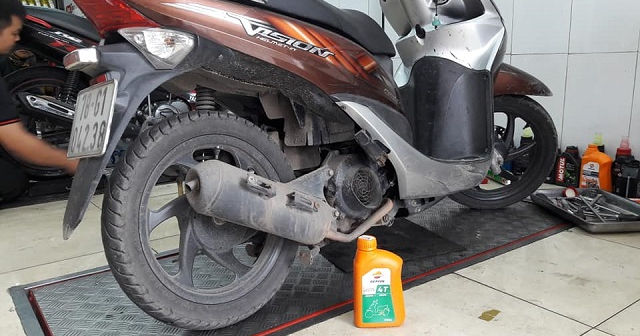 Nhớt Repsol Moto Matic 10W30 có tốt không? Thay cho xe nào phù hợp?