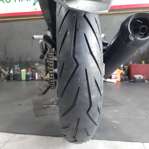 Vỏ Pirelli 130/70-17 Diablo Rosso Sport