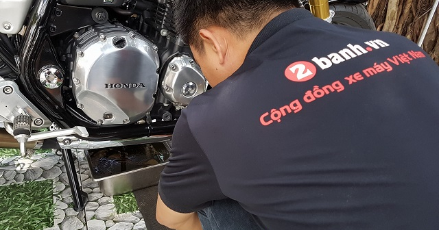 Xe Mô tô Honda CB1300 thay nhớt bao nhiêu lít?