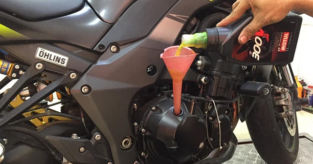Xe Mô tô Kawasaki Z400 thay nhớt bao nhiêu lít?