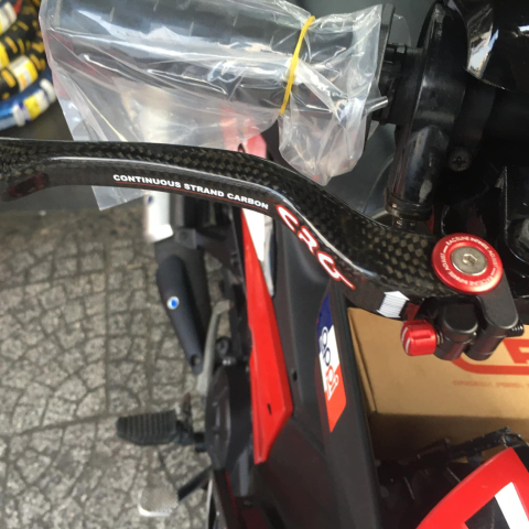 Tay thắng Carbon cho Exciter các đời