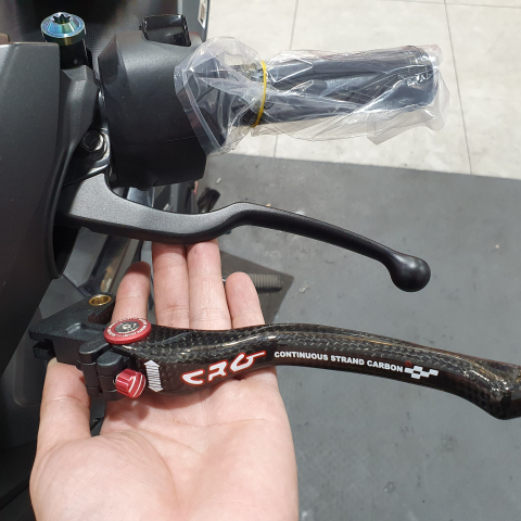 Tay thắng Carbon cho Exciter các đời