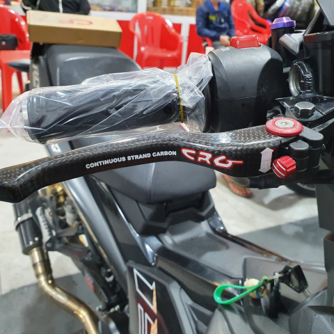 Tay thắng Carbon cho Exciter các đời